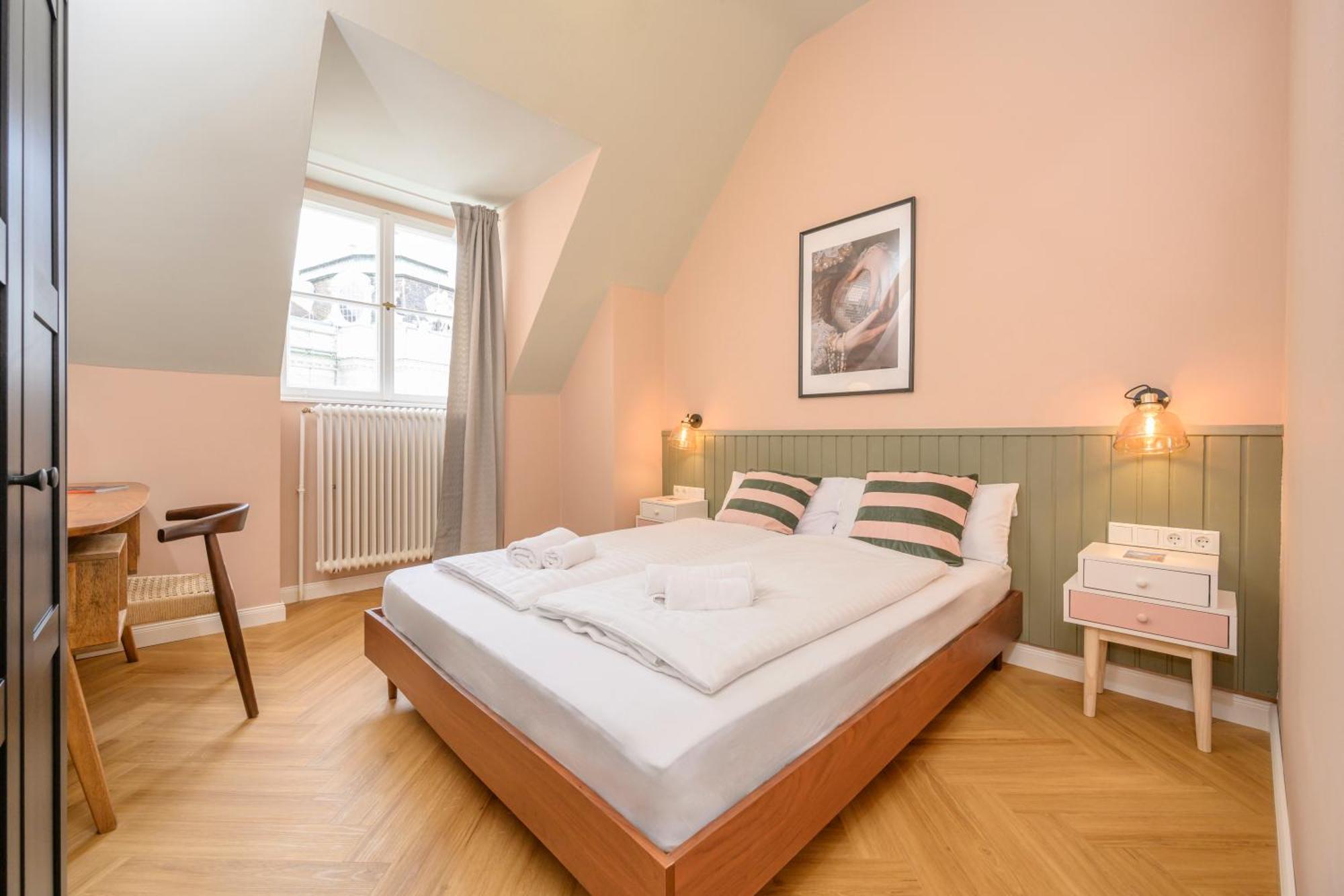 Palais Palffy Suits